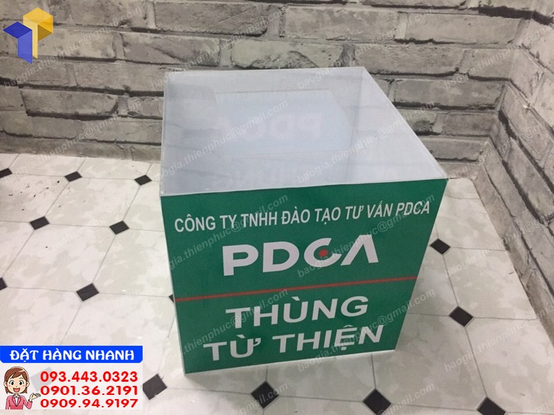 thung phieu mica trong