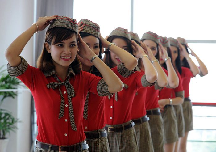 mo hinh tiep vien hang khong dep.jpg